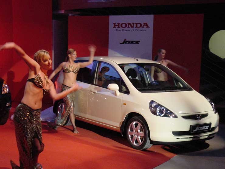 Magyarországon a Honda Jazz és az új CR-V 5 Egyféle motorral árulják a Jazzt, ára közel 3,7 millió forint