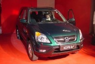 Magyarországon a Honda Jazz és az új CR-V 10 Az összkerékhajtású CR-V automata és kézi sebességváltóval is rendelhető