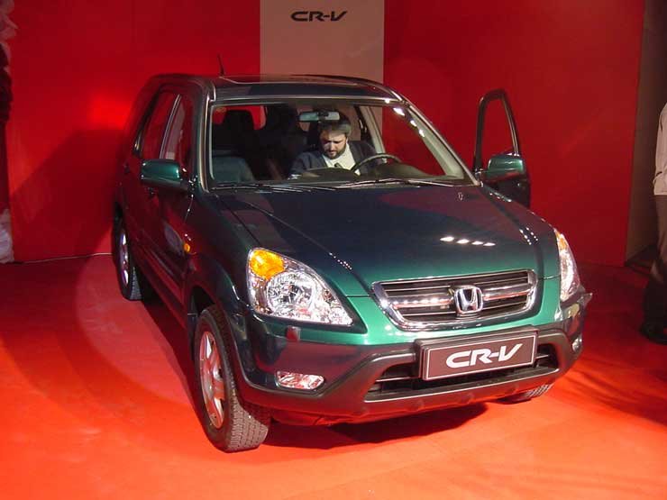 Magyarországon a Honda Jazz és az új CR-V 6 Az összkerékhajtású CR-V automata és kézi sebességváltóval is rendelhető