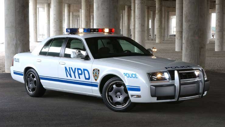 V8-as Ford rendőrautó-tanulmány