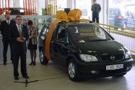 Dr. Wolf Károly, az Opel divízióigazgatója gratulált a márkakereskedés és a Europcar együttműködéséhez