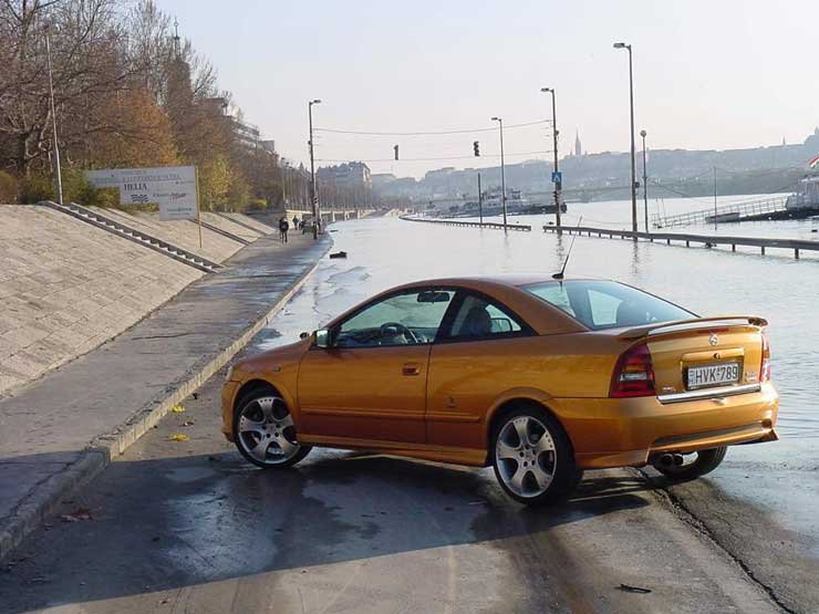 Nyugodt tempóval is lehet autózni a Turbo-val. Ilyenkor nincs élmény, viszont kedvező a fogyasztás