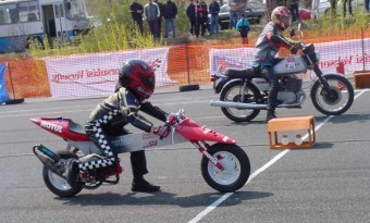 Dragstermotor robogóból