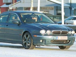 Még egy évet kell várni a Jaguar X-Type R-re