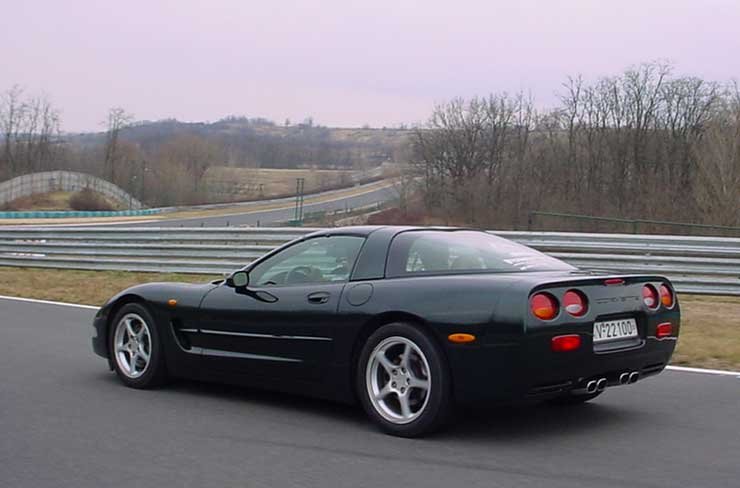 Imádom a Corvette gyönyörű formáját