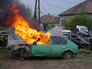 Mit tegyünk, ha ég az autó?