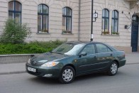 Teszt: Toyota Camry 2.4 VVT-i - Az amerikaiak kedvence Toyota Camry 2.4 VVT-i