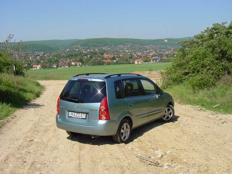 A modellfrissítéskor sportosabbá tették a hátsó lámpatestet is