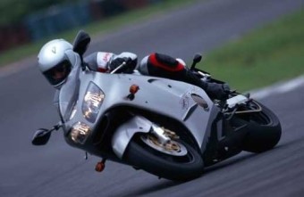 Motorozás legálisan: hogyan, mennyiért?