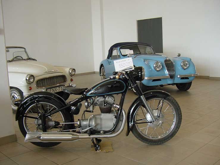 10078_81981_1000x700.jpg | Vezess | Vezess Az 550 000 forintos kikiáltási áron vette meg új tulajdonosa az AJS motorkerékpárt
