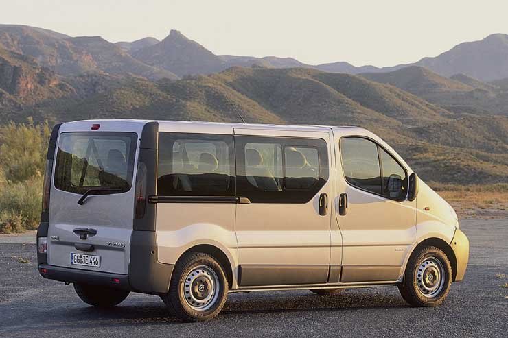 3, 6 vagy kilenc üléssel lesz kapható a Vivaro Combi. A harmadik üléssor könnyen lehajtható