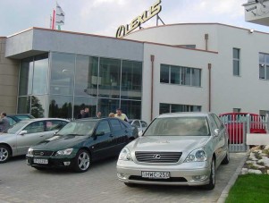 Lexus és Toyota szalont nyitott a Reálszisztéma