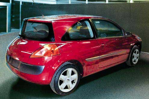 A háromajtós jobban emlékeztet az Avantime-ra