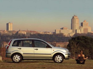 FORDulatos családregény