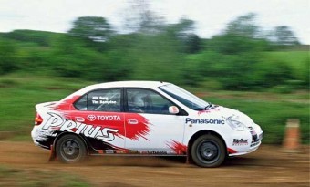 A világ első hibrid raliautója