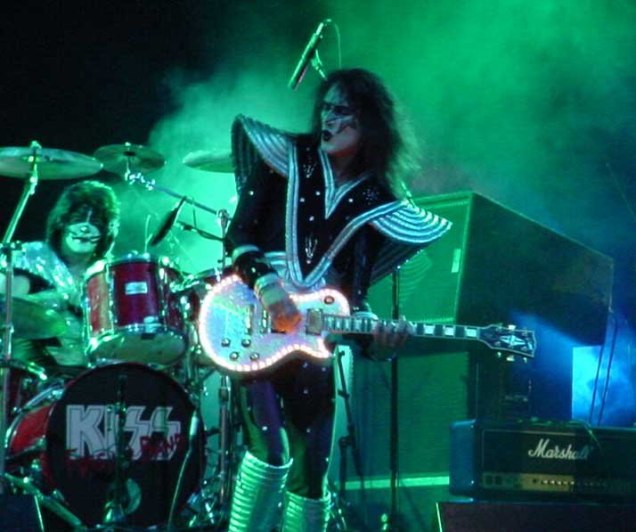 A szombati előzenekarból a világító szólógitár is emlékezetes marad