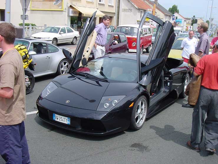 Így is lehet: Olaszországból Lamborghini Murciélagóval illik jönni