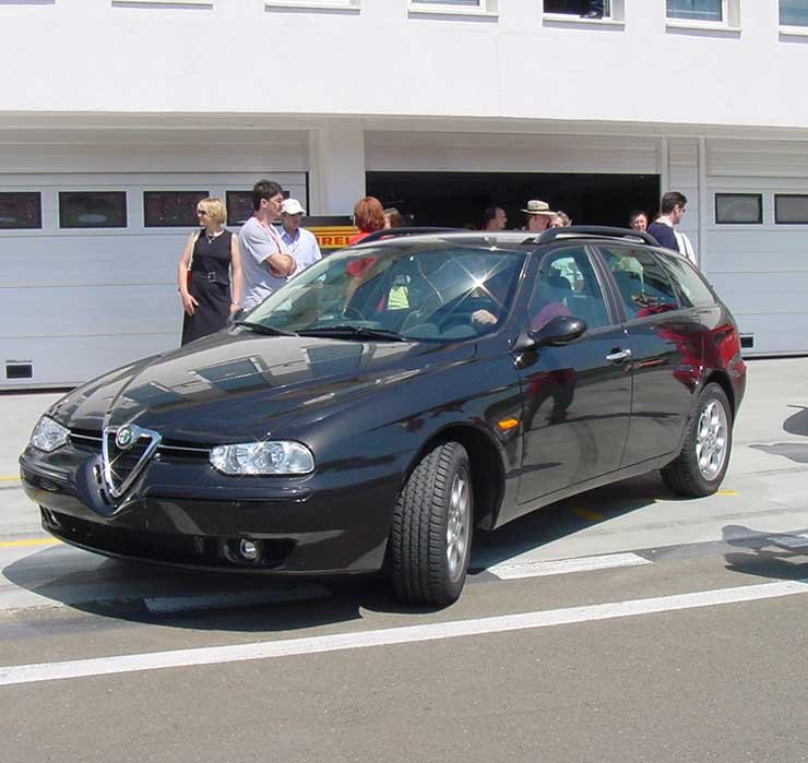 8339_75768_1000x700.jpg | Vezess | Vezess A kombik kezelhetősége is igen jó