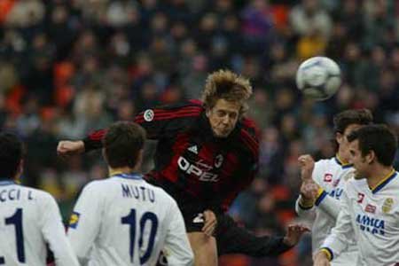 9973_81686_1000x700.jpg | Vezess | Vezess Az Opel 1986, az utolsó magyar részvétellel megrendezett labdarúgó-világbajnokság óta támogatta főszponzorként a VB-döntőt. Az 1998-as franciaországi VB volt az utolsó az Opel főtámogatásával