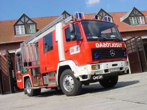 Mercedes Rosenbauer TLF 2000 tűzoltóautó
