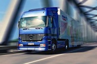 Hogyan vezessünk korszerű teherautót? 13 A kamionok nem mehetnek gyorsabban 85 km/óránál