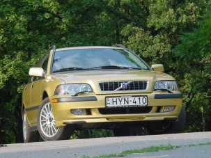 Teszt: Volvo V40 2.0 T - Új arccal