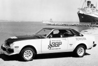 1975-ben a egy Toyota Celica volt a felvezető autó Long Beach-en