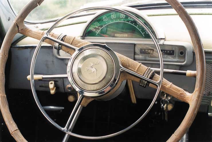 Általában vállalatvezetők és TSZ elnökök sofőrjei forgatták a volánt