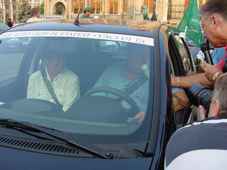 8106_74533_1000x700.jpg | Vezess | Vezess Minden reggel szúrópróba szerűen megszondáztattak öt-öt párost