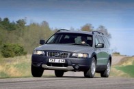 Volvo XC70 - egy új név és két új motor