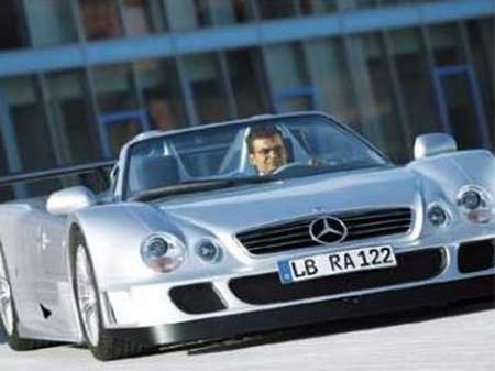 612 lóerő nyitott  tetővel – AMG CLK-GTR Roadster