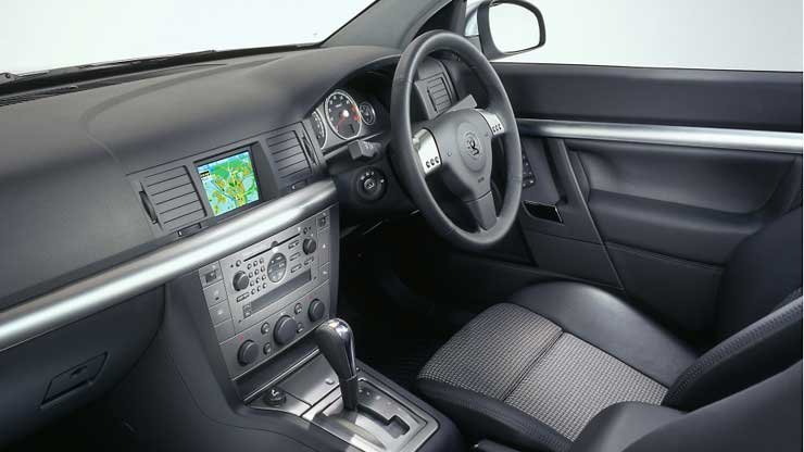 Leginkább a Vectra GTS-hez hasonlítható a vezető környezete