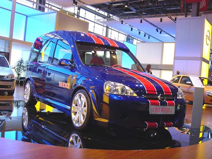 Sportautók minden kivitelben Párizsból