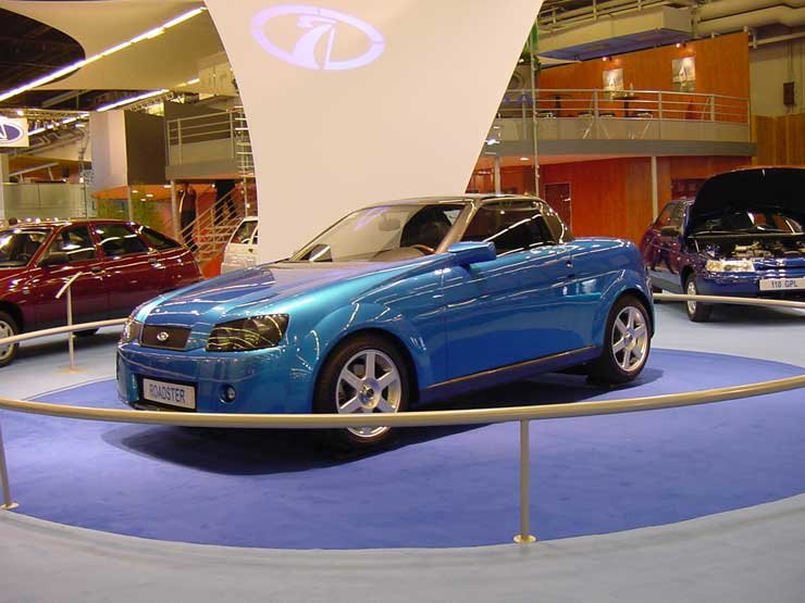 A Lada roadstertanulmány nem új. A 110-es sorozat minden tagja itt van Párizsbans