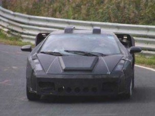 Pályán a bébi-Lamborghini