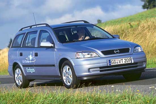 Az Astra Caravan 1.6 CNG 97 lóerős. AZ üzemanyagköltség épp a fele az ezerhatos benzinesének