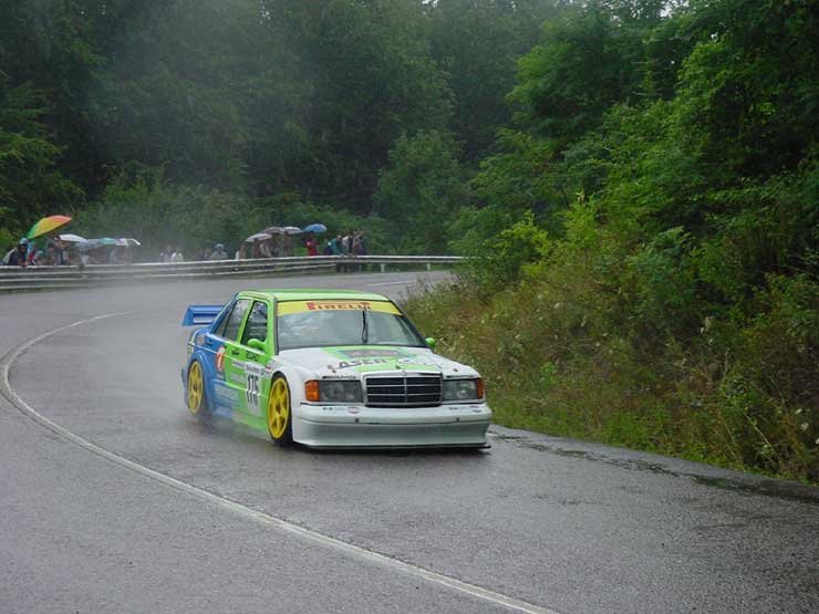 Zengő Zoltánék mindkét Mercedese tönkrement az utolsó előtti futamon, de a záró hétvégéig meg tudják javítani az autókat