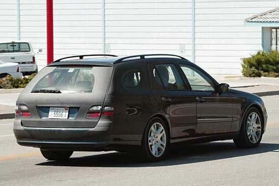 Lesz 476 lóerős E 55 AMG T-Modell és 400 CDI is, 250 lóerős turbódízellel