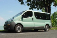 Teszt: Opel Vivaro SWB Combi 1.9 DTI - Ki vagyok én? Opel Vivaro SWB Combi 1.9 DTI