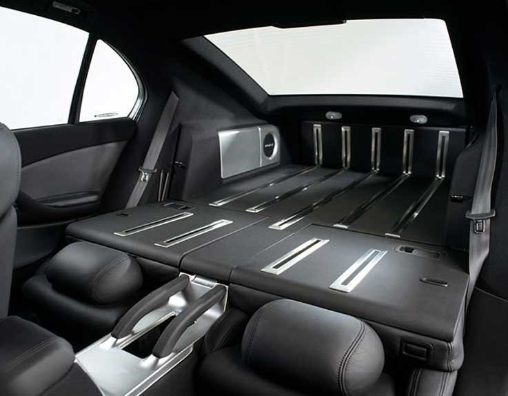 Lehajtható a hátsó ülés