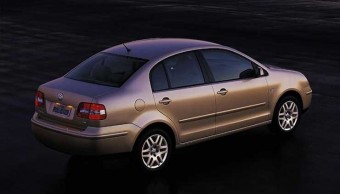 Lépcsőshátú VW Polo!