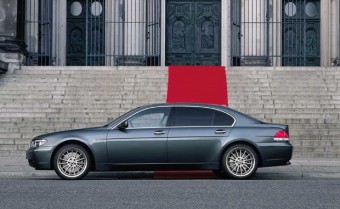 Év elején jön a BMW 760i és Li