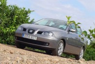 Vezettük: Seat Cordoba 2003 - Családos sportoló