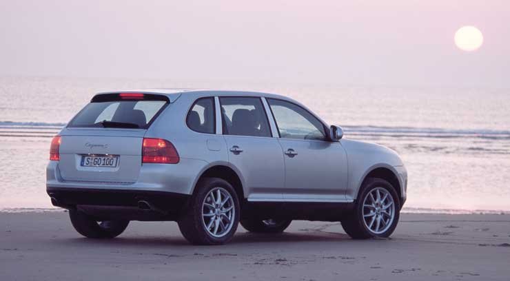 A Cayenne S gázlómélysége 500, a légrugózással magasabbra emelhető Turbóé 555 milliméter