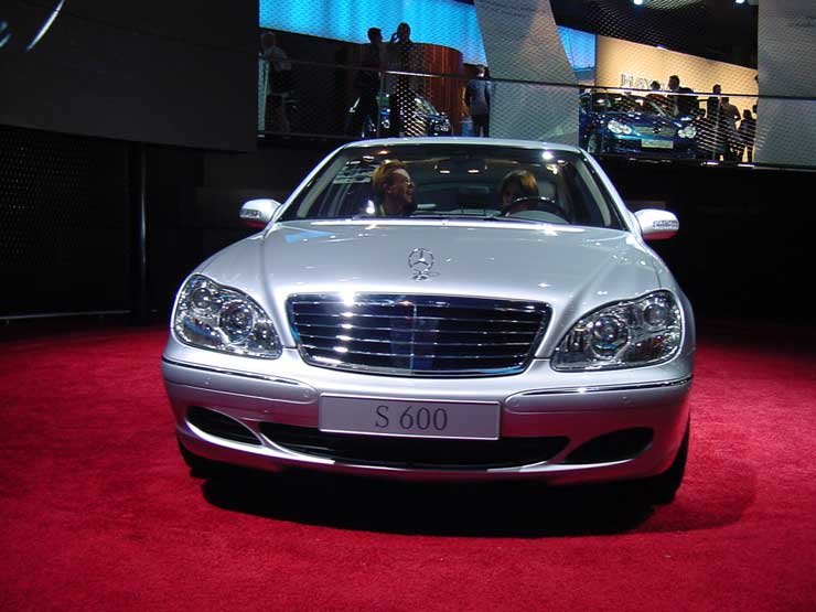 Mercedes bemutatók Párizsban 