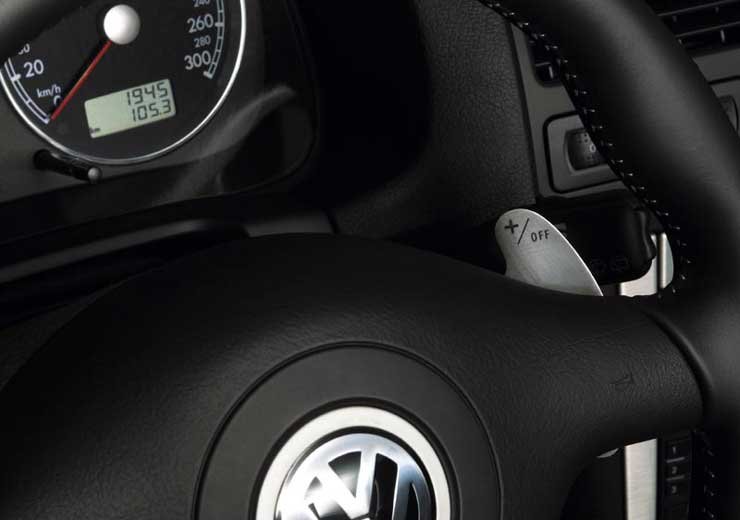 A kormánytól is kapcsolható a hat fokozat