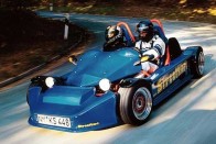 A Streetkart úgy fekszi az utat, akár egy igazi gokart. Gyorsulása nulláról százra 3,9 másodperc