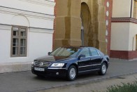 A Phaeton az első Volkswagen, melynek a tükrébe is szereltek irányjelzőt, de az újabb modelleken már mindegyiken lesz ilyen