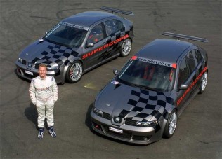 Seat Leon-nal versenyez Johnny Herbert