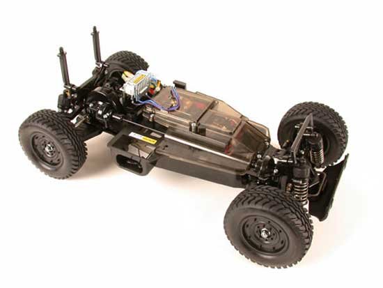 A masszív alvázban porvédő burkolat alatt helyezkednek el a mozgó alkatrészek